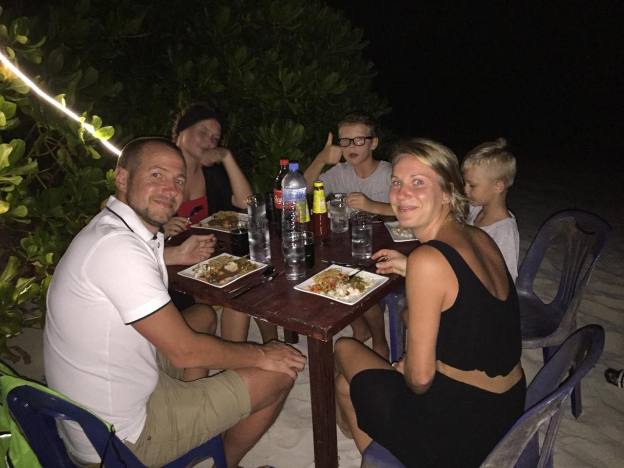 Noomuraka Inn Omadhoo Екстериор снимка